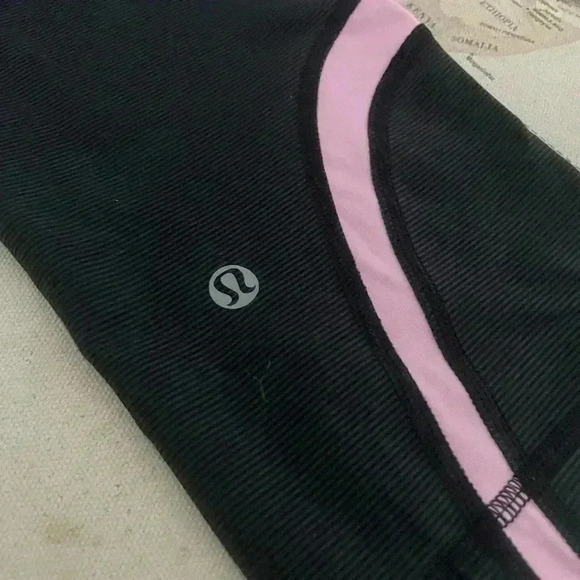 Lululemon Run: Inspire Crop II *ALLUX
Wee Stripe Black Vintage Pink Pow Pink Lt - Picture 15 of 16